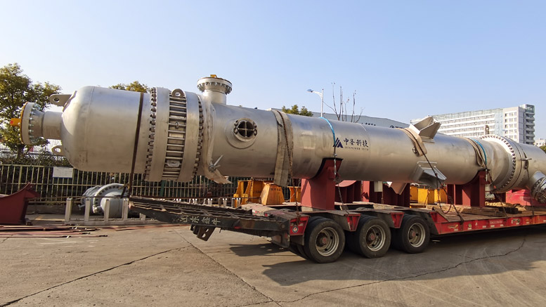 新特能源浮头式换热器